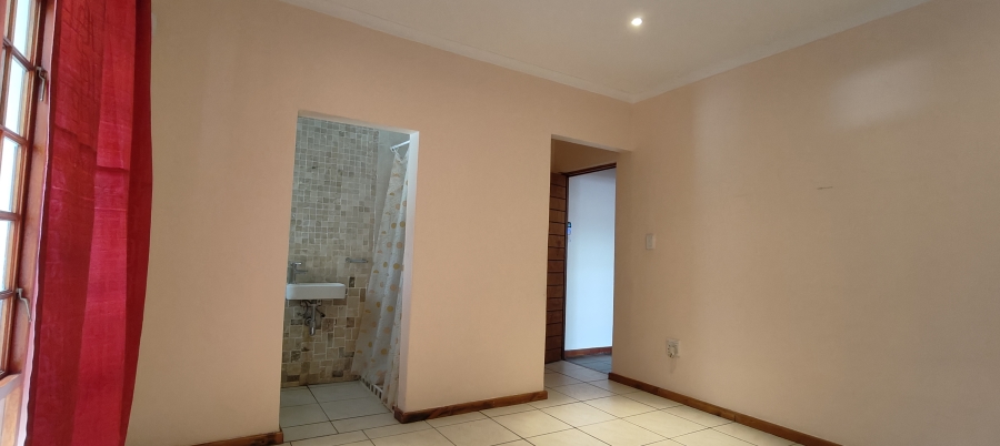 To Let 4 Bedroom Property for Rent in Newton Park Eastern Cape